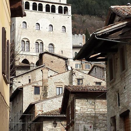 A Casa Di Cristina Apartment Gubbio Bagian luar foto