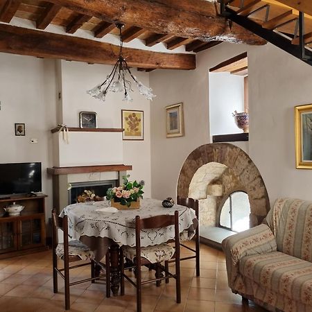 A Casa Di Cristina Apartment Gubbio Ruang foto
