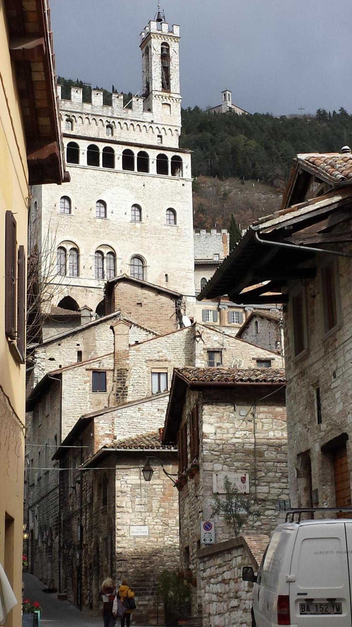 A Casa Di Cristina Apartment Gubbio Bagian luar foto