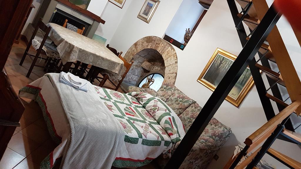 A Casa Di Cristina Apartment Gubbio Bagian luar foto